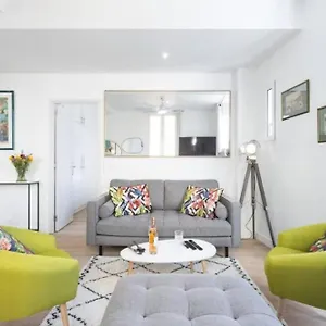 https://apt-my-casa-moulin-stunning-1-bedroom-on-the-port.fr-provencehotel.com