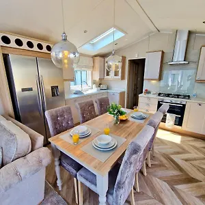 https://lula-scarborough.yorkshirehotels.net